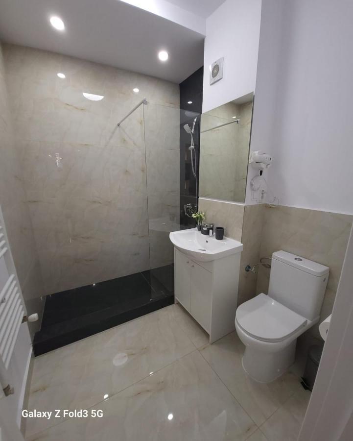 David'S Place Floresti  Bagian luar foto