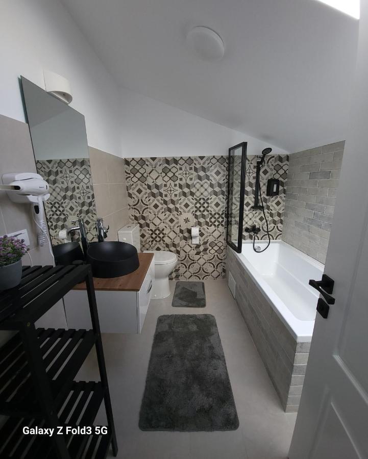 David'S Place Floresti  Bagian luar foto