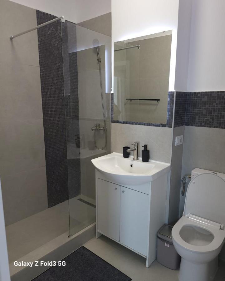 David'S Place Floresti  Bagian luar foto